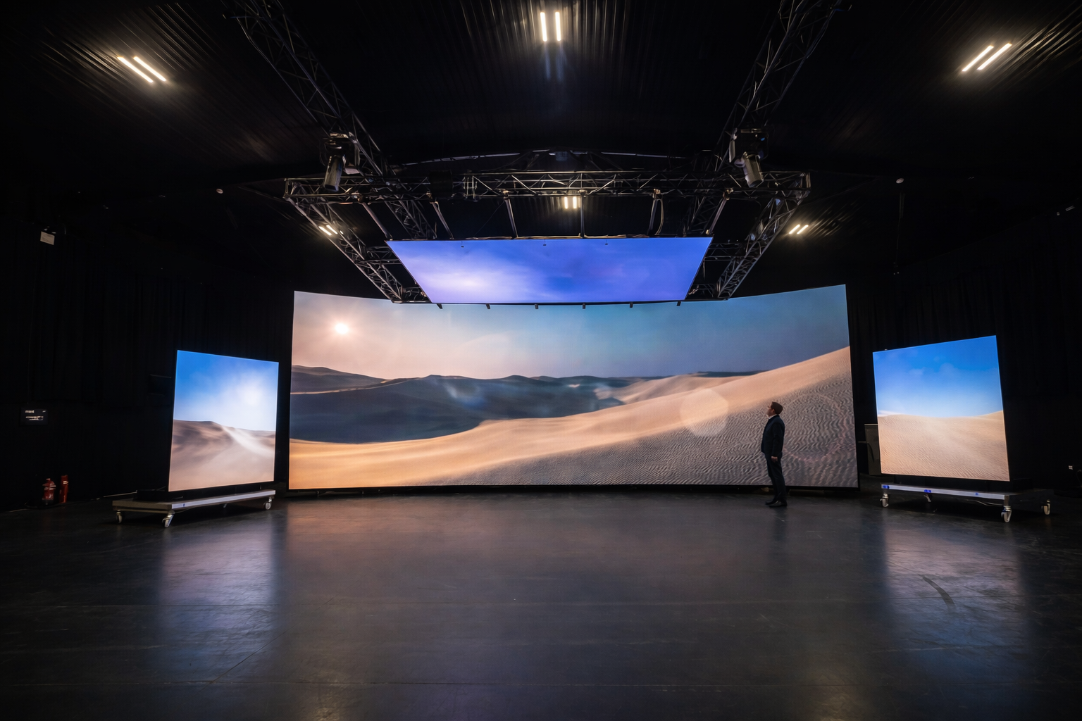 Indoor Fixed Screens